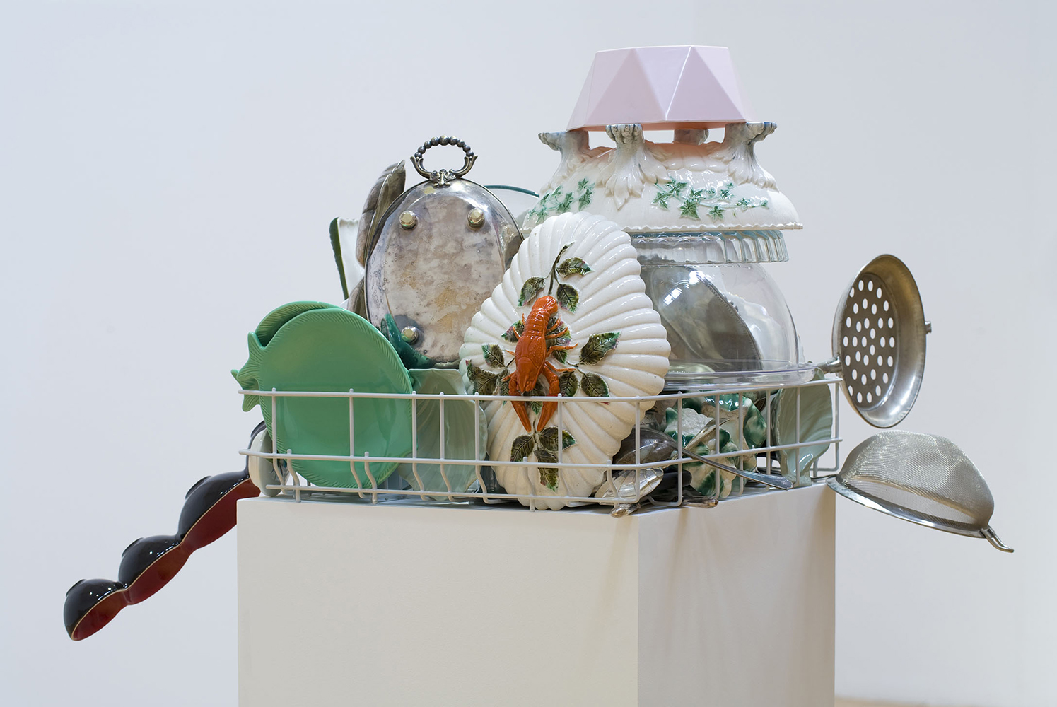 Nicole Wermers Abwaschskulpturen (Dishwashing Sculpture) (2013) detail. Courtesy the Artist & Herald Street Gallery. Photography Ellie Laycock