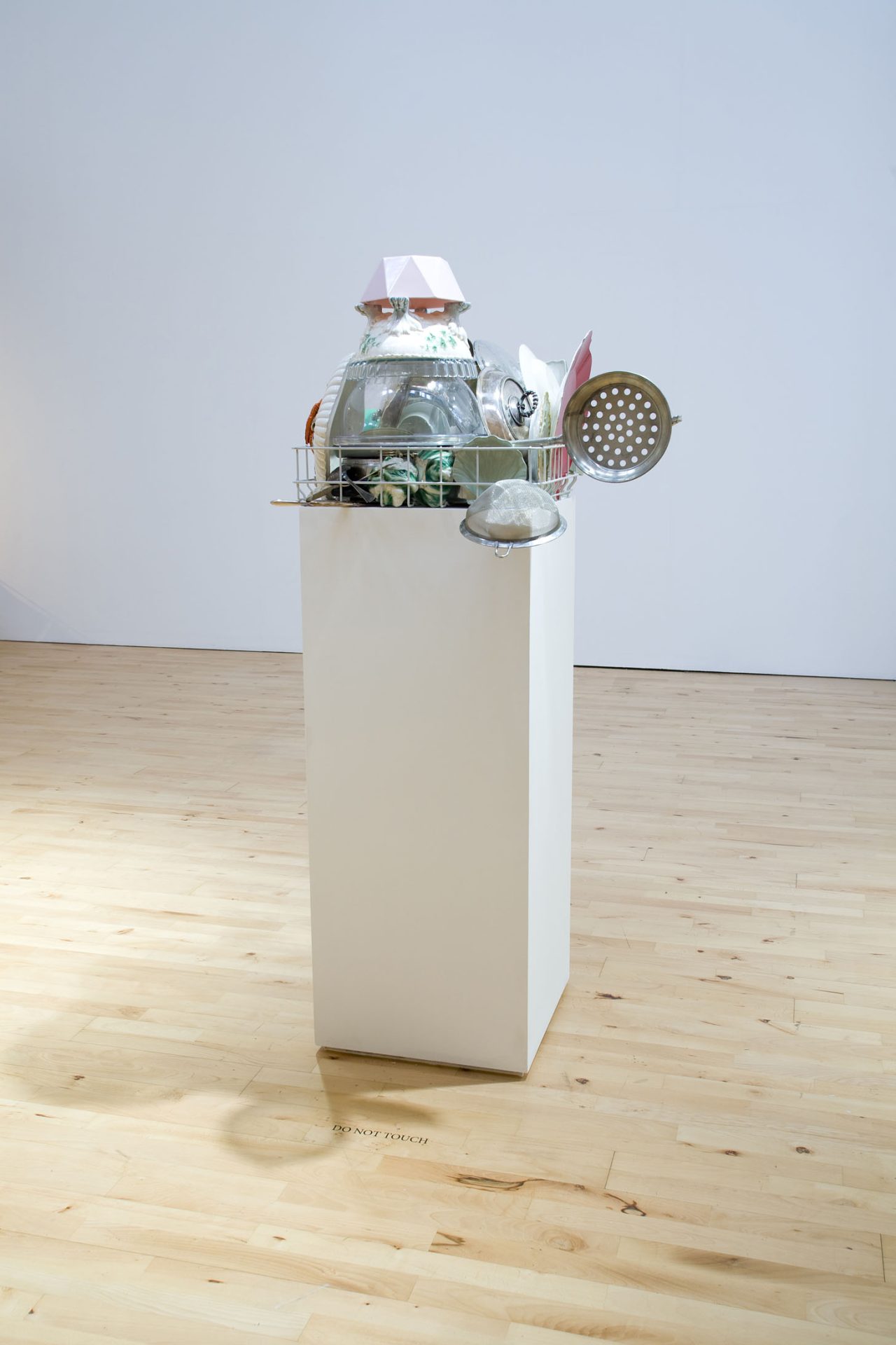 Nicole Wermers Abwaschskulpturen (Dishwashing Sculpture) (2014). Courtesy the Artist & Herald Street Gallery. Photography Ellie Laycock