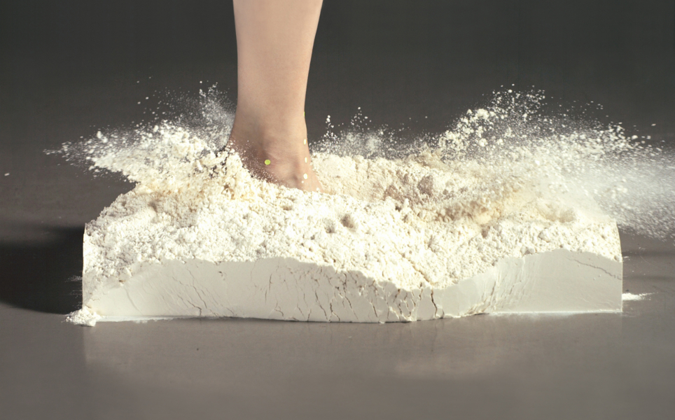 Marloes ten Bhömer Material Compulsion (2012) video still. Courtesy the Artist