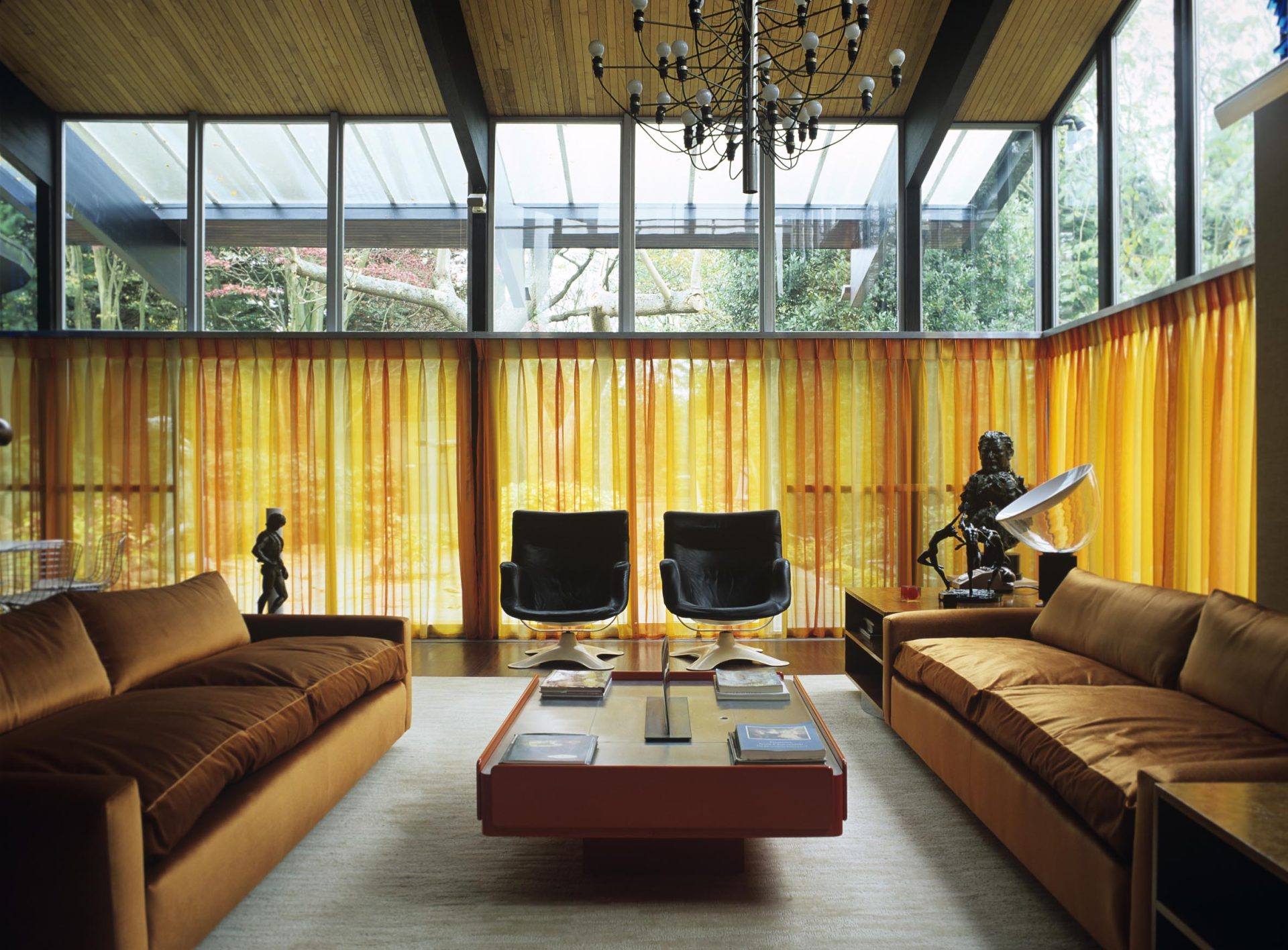 Bridget Smith The Living Room (2012). Courtesy the Artist and Frith Street Gallery